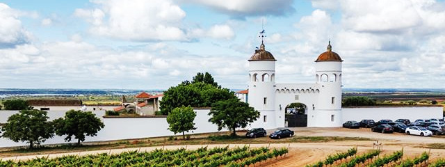 Herdade Abegoaria dos Frades, produtor de da sub-região Granja-Amareleja, Moura, Alentejo &copy; / Internet, ilustração