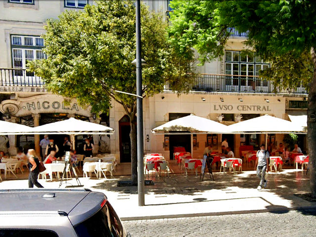 Cafés e Restaurantes em Lisboa &copy; Google Earth Pro