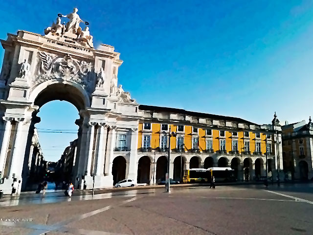 A monumental Praça do Comércio, cartão postal da capital portuguesa, Centro Histórico, Lisboa © / Google Earth Pro