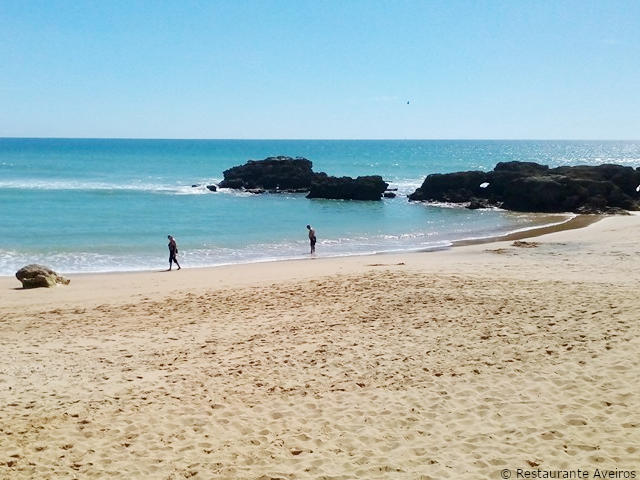 Praia dos Arrifes, Albufeira, Distrito de Faro (Algarve), Sul de Portugal © Restaurante Aveiros, ilustração
