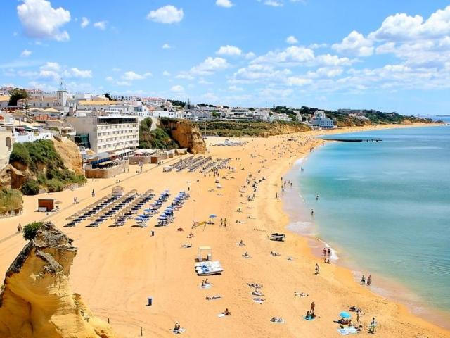 Praia do Peneco, Albufeira, Distrito de Faro (Algarve), Sul de Portugal &copy; / Internet, ilustração