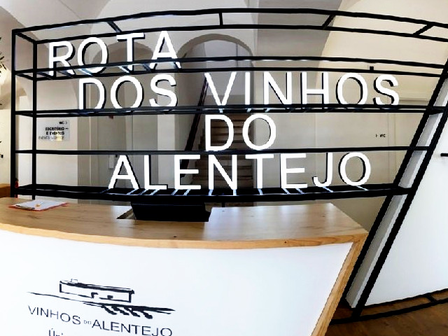 Rota doa Vinhoa do Alentejo em Évora &copy; Vinhos do Alentejo