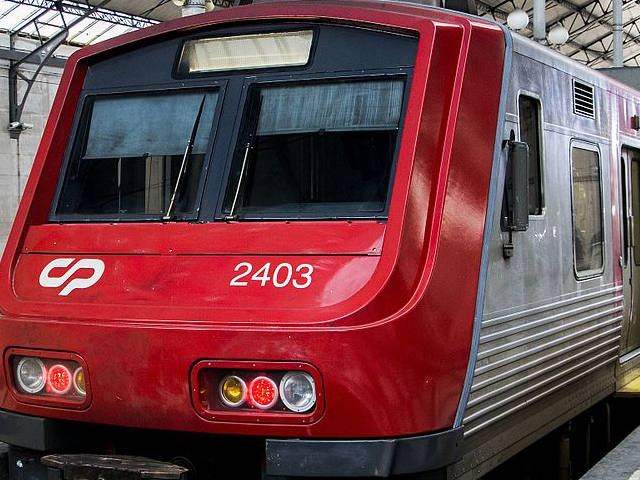 De Lisboa a Sintra em comboio (trem) &copy; / Internet