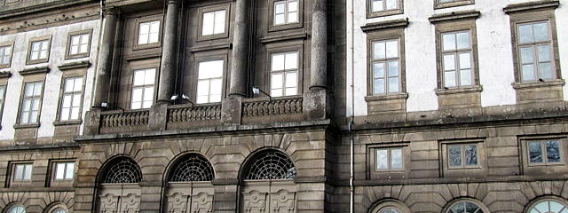 Fachada da Universidade do Porto