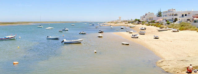 Chegando à Praia da Ilha de Faro, Faro, Distrito de Faro (Algarve) &copy; Google Earth Pro
