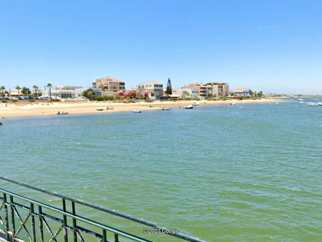 Praia de Faro, Município de Faro, Distrito de Faro (Algarve) &copy;  Google Earth Pro, ilustração