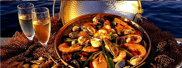 Cataplana, cozinha algarvia, no município de Faro, Algarve © / Images of Portugal, Ilustração
