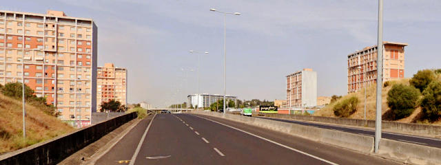 Avenida Marechal Antônio Spínola, em Bela Vista, Freguesia de Marvila, Lisboa &copy; Google Earth Pro