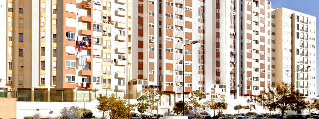 Apartamentos residenciais, Bairro dos Lóios, Rua Luís Cristino da Silva, Freguesia de Marvila, Lisboa &copy; Google Earth Pro