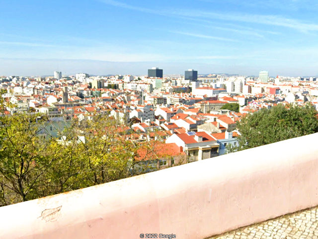 Vista de Lisboa do Miradouro da Penha de França, Freguesia de Penha de França, Lisboa © Google Earth Pro