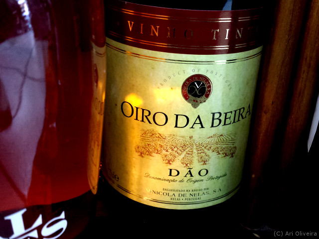 Vinhos da Beira Interior (Região Centro de Portugal) &copy; Ari Oliveira, ilustração